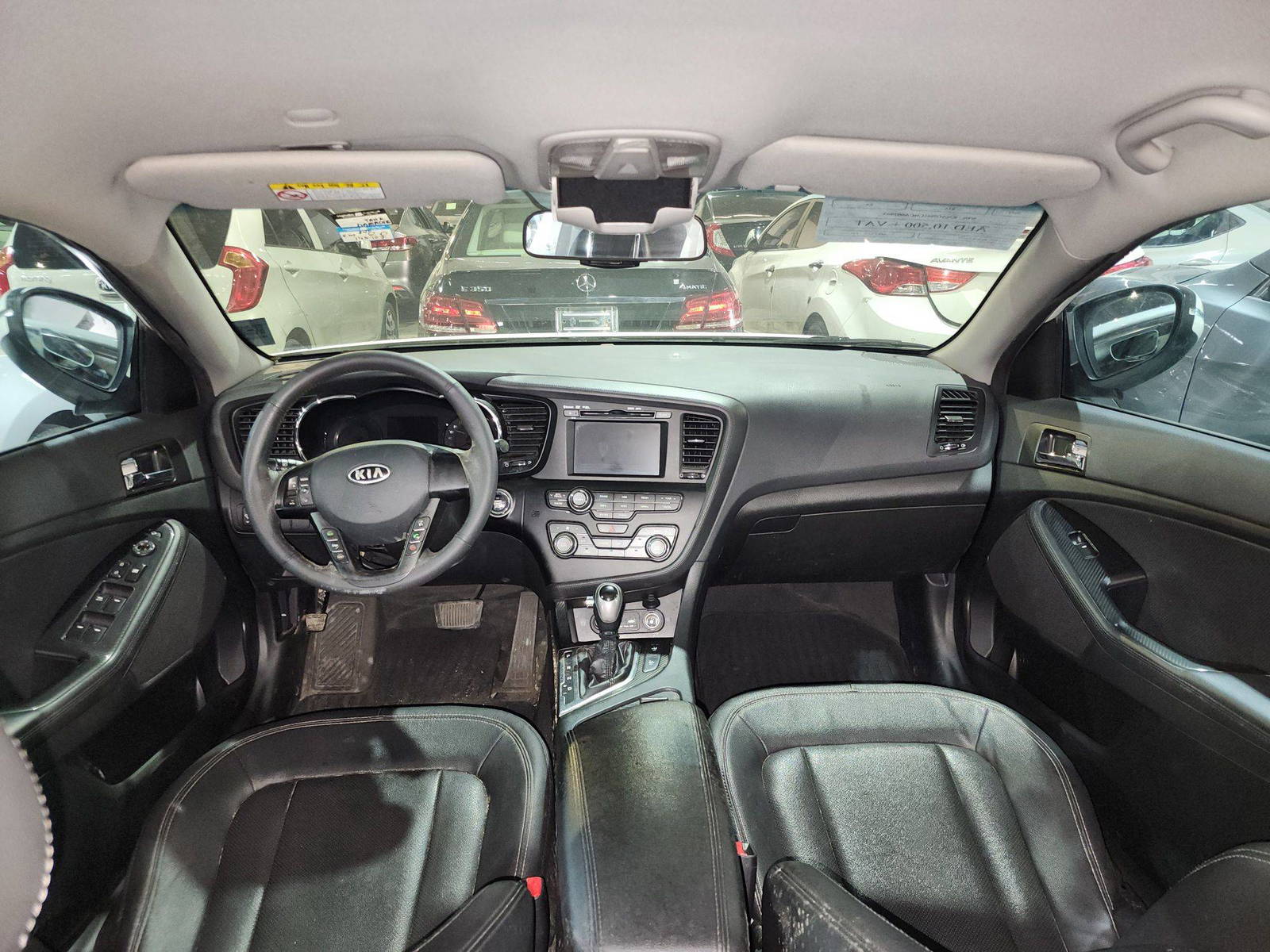 2012 KIA K5 — 142107 KM — Lot 2963 — Al Quoz - Marhaba Auctions Used Cars - Image 8