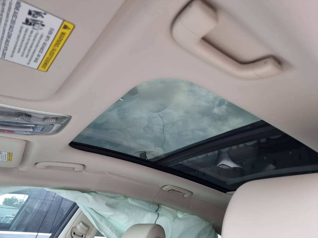 GENESIS GV70 2023 - Marhaba Auction Used Cars - Image 8