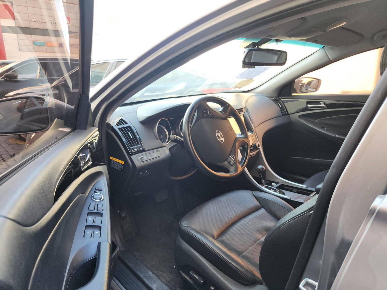 2011 HYUNDAI SONATA — 167487 KM — Lot 1204587 — Souq - Marhaba Auctions Used Cars - Image 9