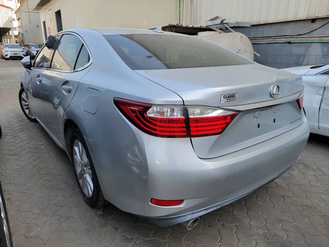 2013 LEXUS ES 350 — 111679 Miles — Lot 7D2039382 — Main - Marhaba Auctions Used Cars - Image 4