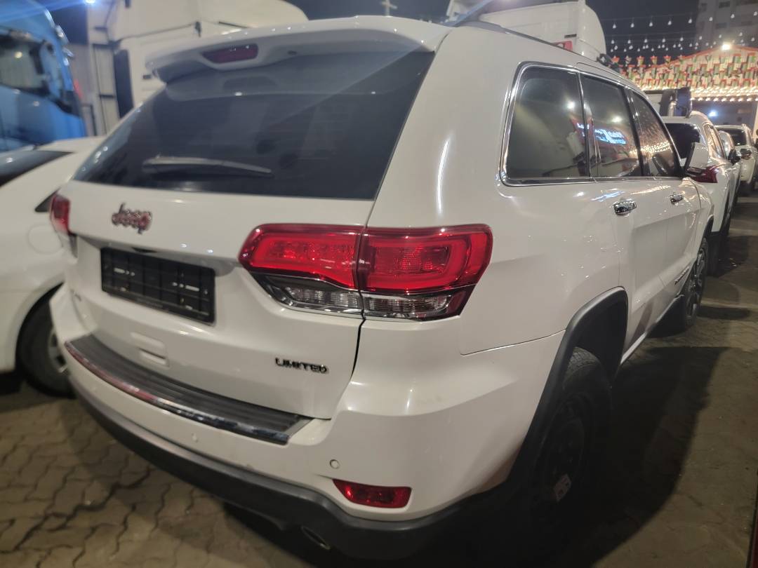 2018 JEEP CHEROKEE — 65975 KM — Lot JC158532 — Main - Marhaba Auctions Used Cars - Image 3