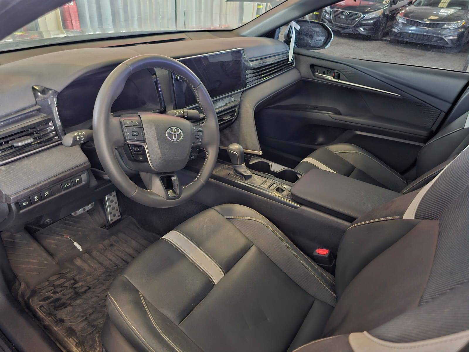 2025 TOYOTA CAMRY — 43692 Miles — Lot SU587040 — Main - Marhaba Auctions Used Cars - Image 9
