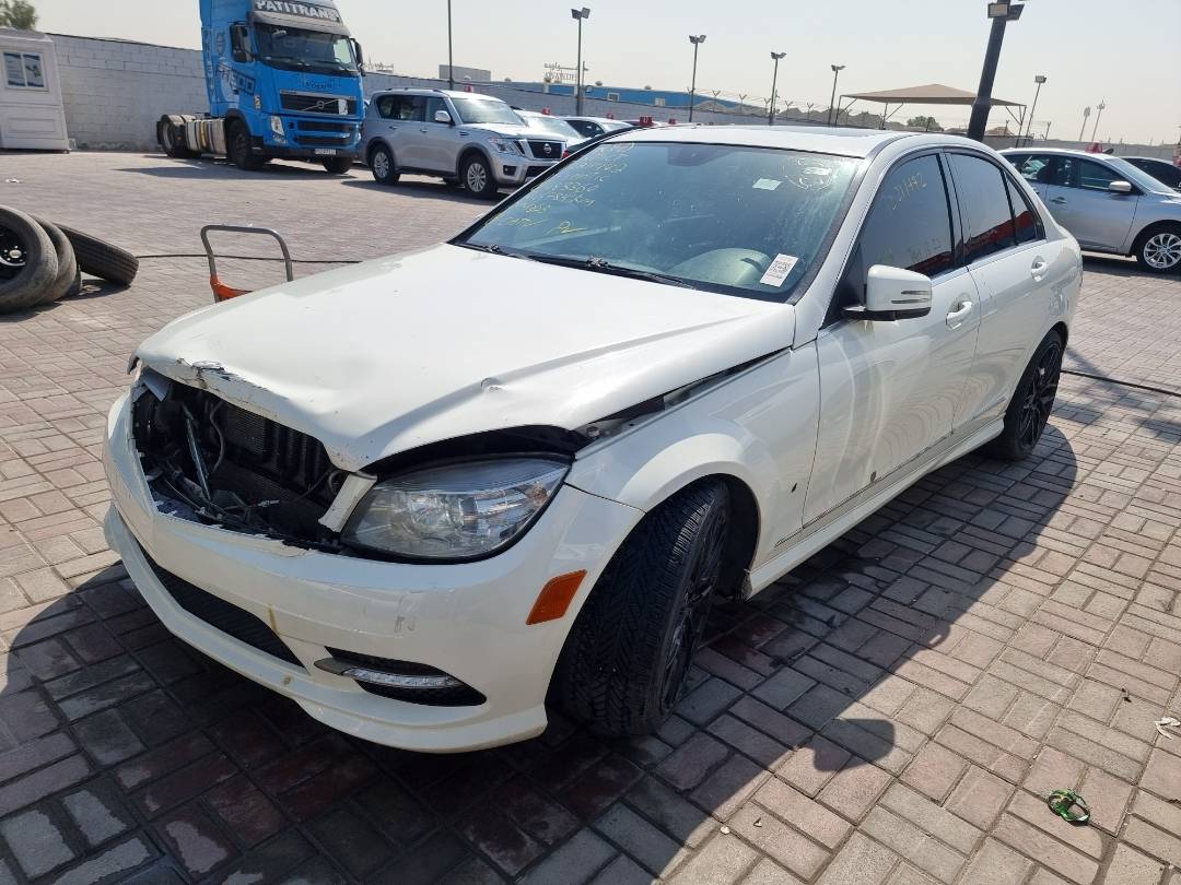 2011 MERCEDES BENZ C-250 — 246784 KM — Lot 125487 — Main - Marhaba Auctions Used Cars - Image 4