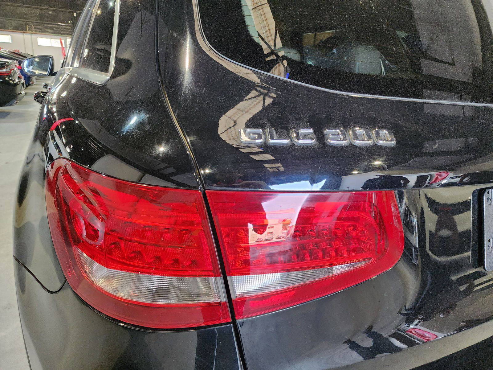 2019 MERCEDES BENZ GLC-300 — 81060 KM — Lot 50065454 — Al Quoz - Marhaba Auctions Used Cars - Image 8