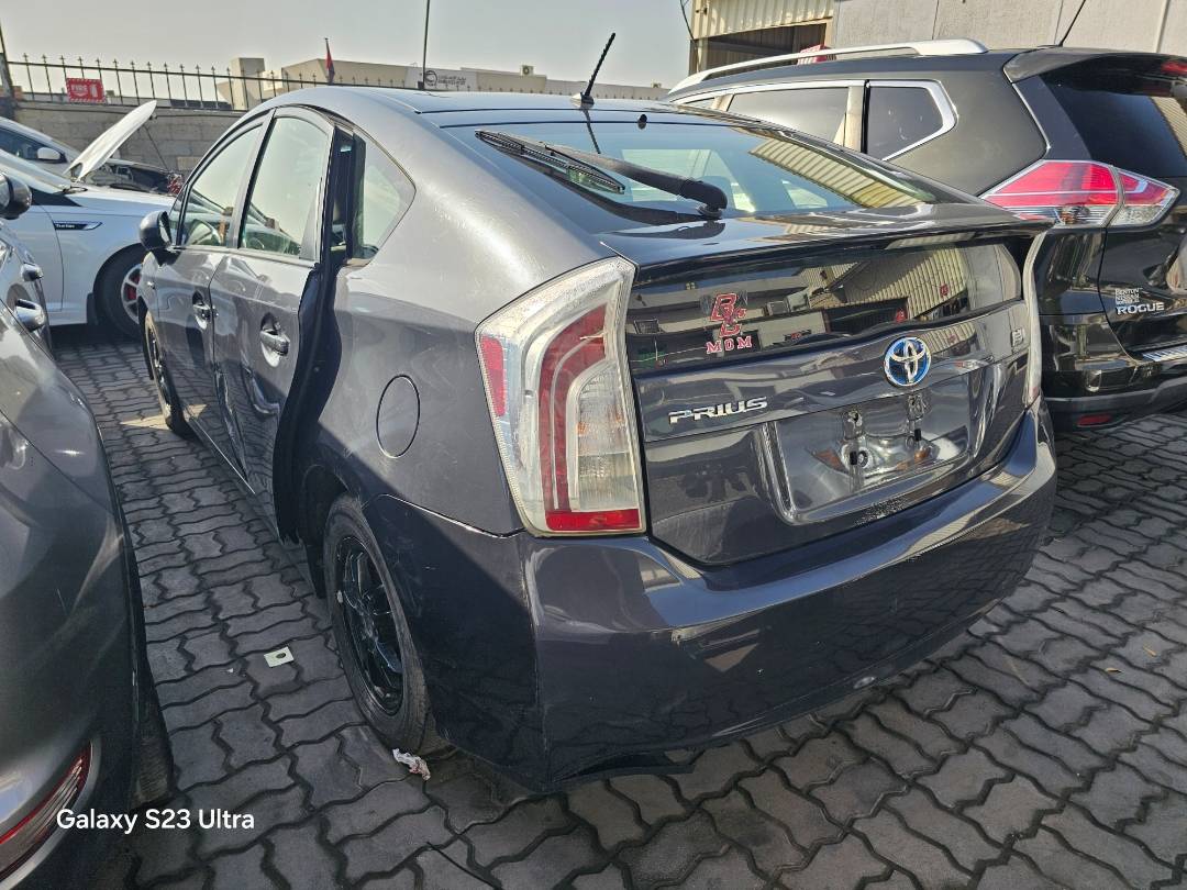 2012 TOYOTA PRIUS — 181821 Miles — Lot 41020238 — Ind. 12 - Marhaba Auctions Used Cars - Image 4