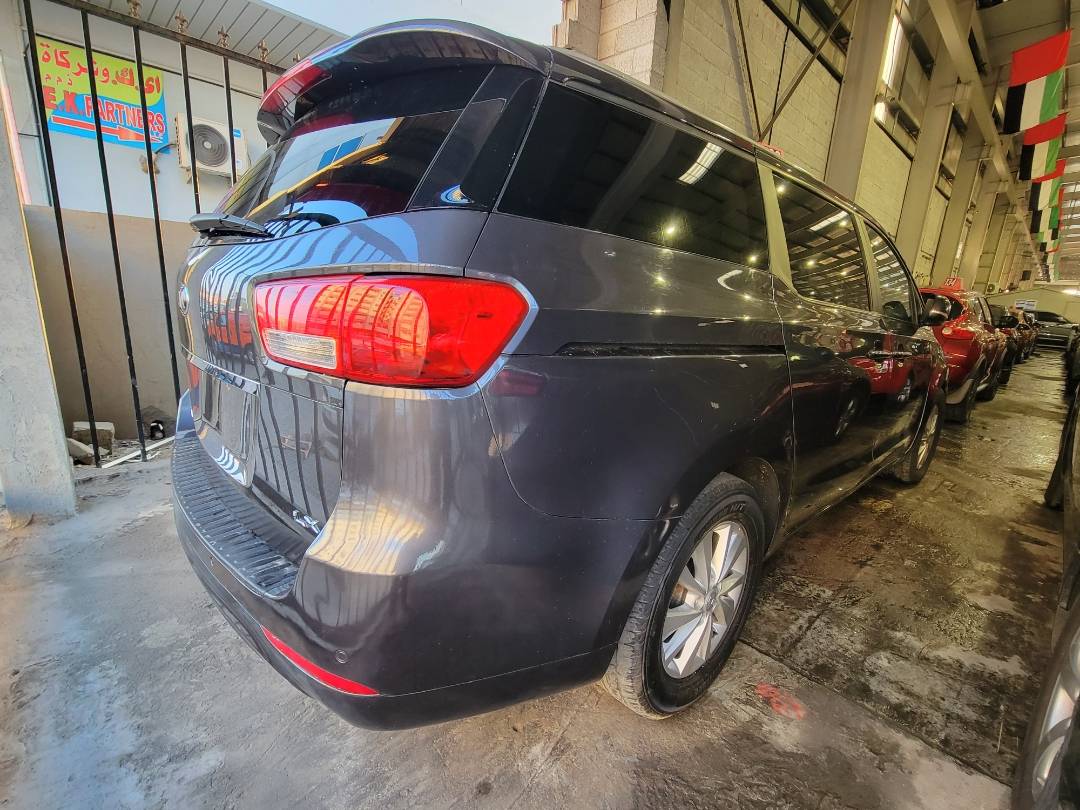 2017 KIA SEDONA — 155935 Miles — Lot 6333133 — Main - Marhaba Auctions Used Cars - Image 5