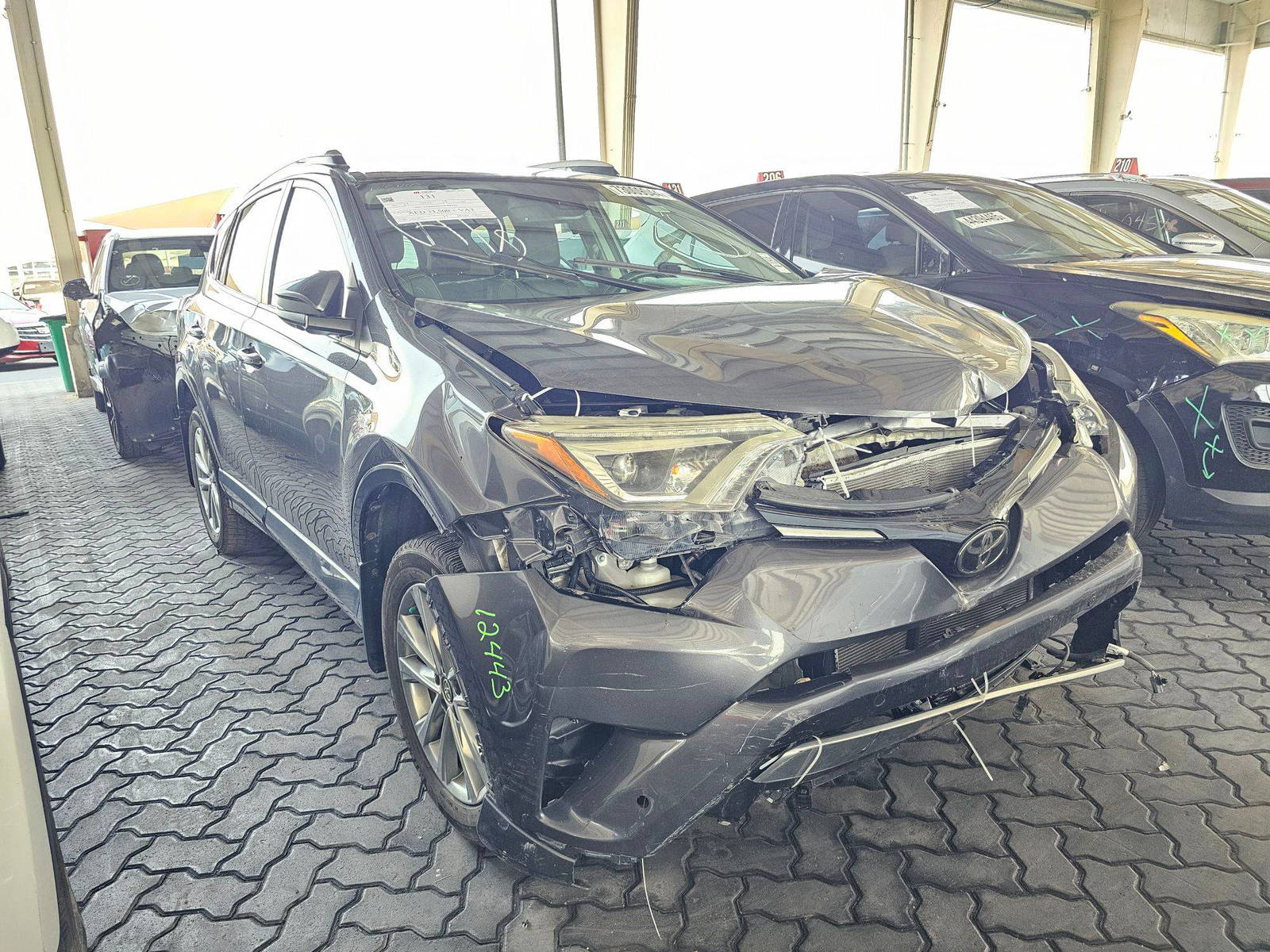 2018 TOYOTA RAV4 — 118230 KM — Lot W800799 — Souq - Marhaba Auctions Used Cars - Image 4