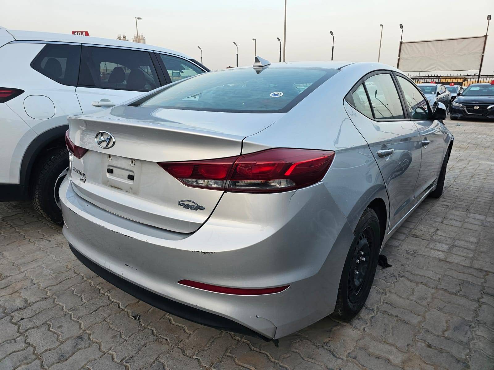 2017 HYUNDAI ELANTRA — 150313 Miles — Lot 43760445 — Souq - Marhaba Auctions Used Cars - Image 4
