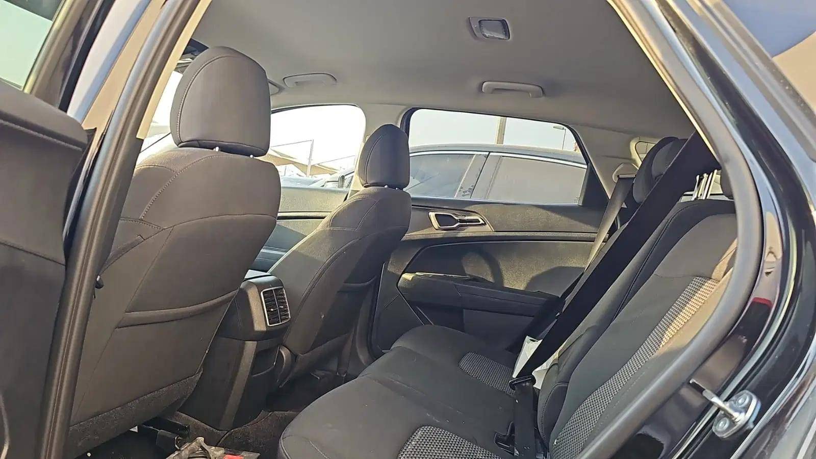2025 KIA SPORTAGE — 15080 KM — Lot 9S7385667 — Souq - Marhaba Auctions Used Cars - Image 7