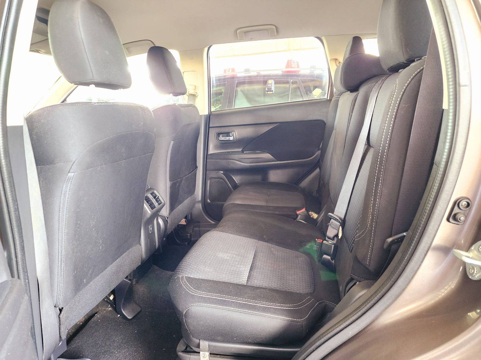 2019 MITSUBISHI OUTLANDER — 102070 KM — Lot 602974 — Main - Marhaba Auctions Used Cars - Image 6