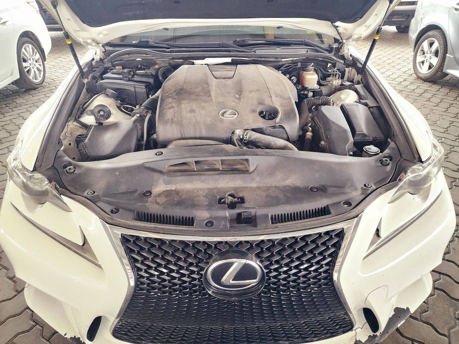 2015 LEXUS IS 250 — 176372 Miles — Lot 5023366 — Souq - Marhaba Auctions Used Cars - Image 12