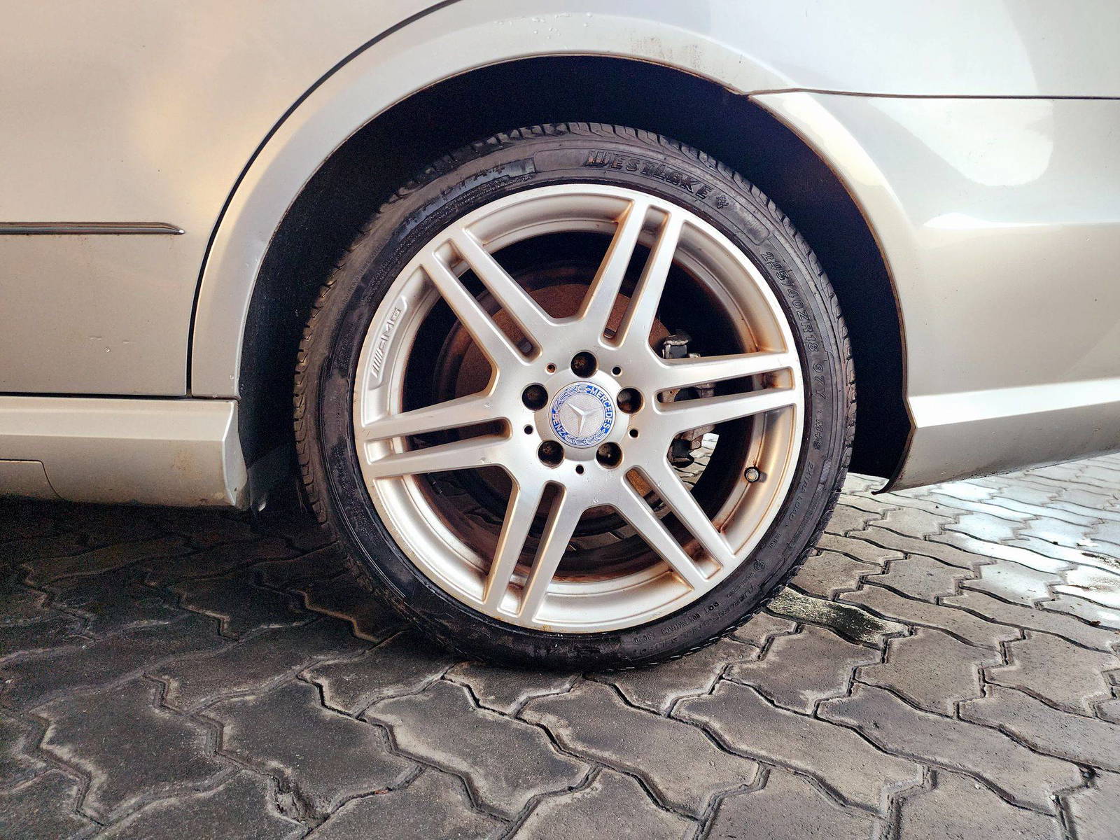 2010 MERCEDES BENZ E 350 — 200322 Miles — Lot HB2AA102603 — Souq - Marhaba Auctions Used Cars - Image 11