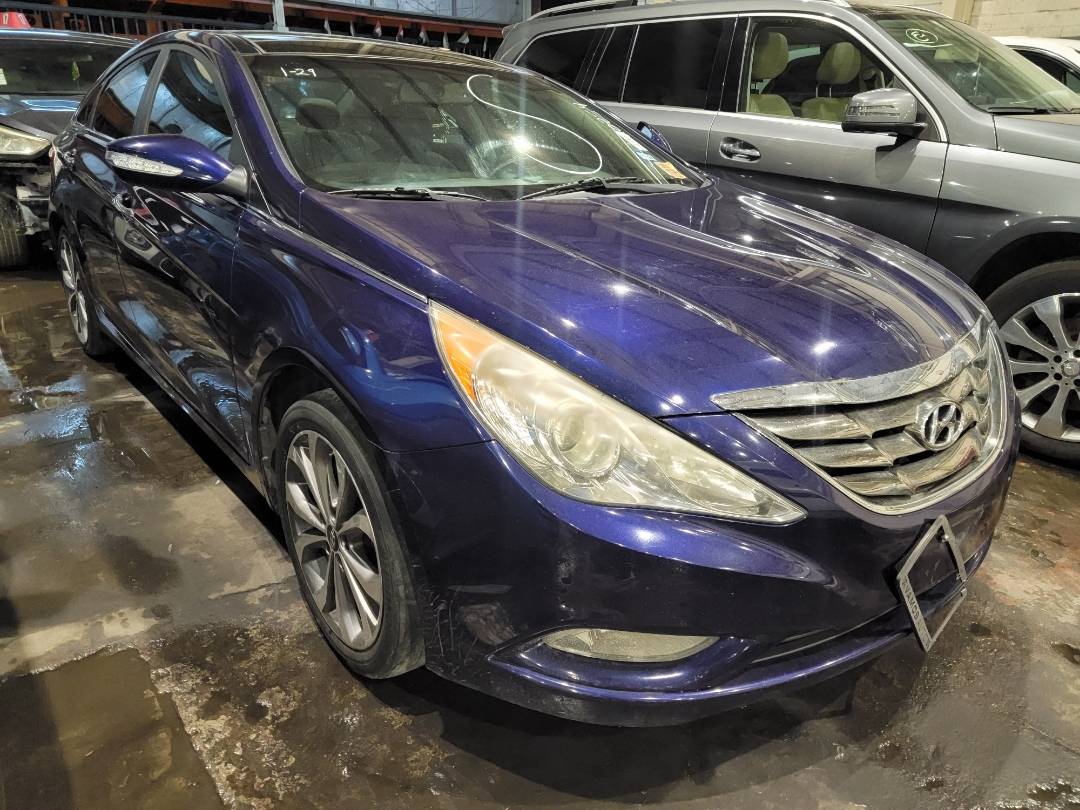 2013 HYUNDAI SONATA — 143996 Miles — Lot 864549 — Main - Marhaba Auctions Used Cars - Image 4