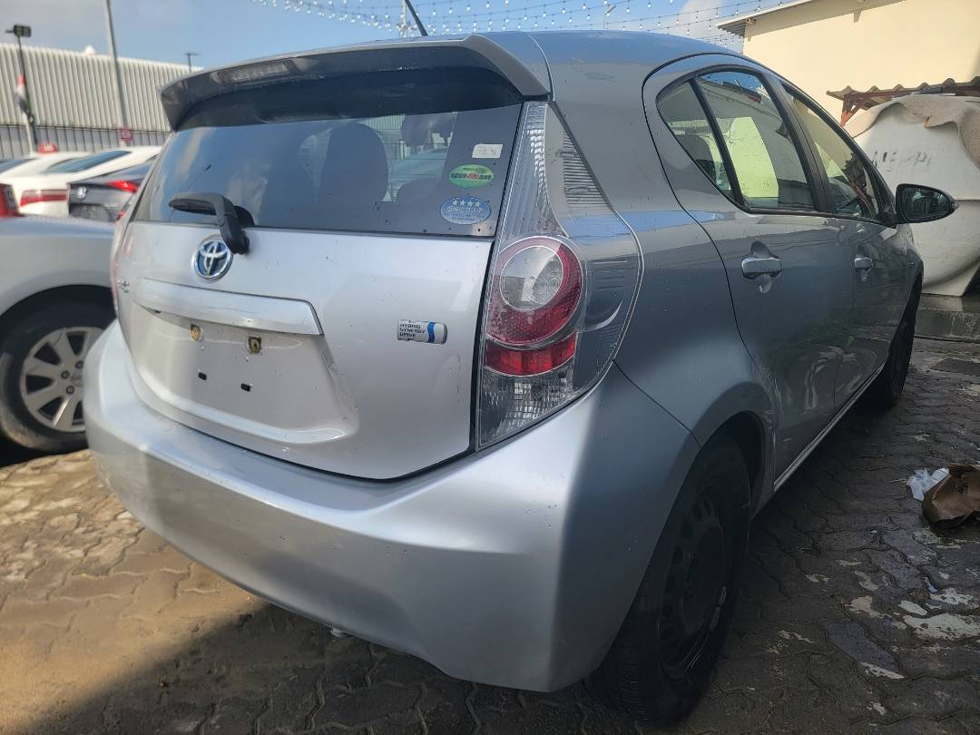 2012 TOYOTA PRIUS — 213784 Miles — Lot C1006716 - Marhaba Auctions Used Cars - Image 4
