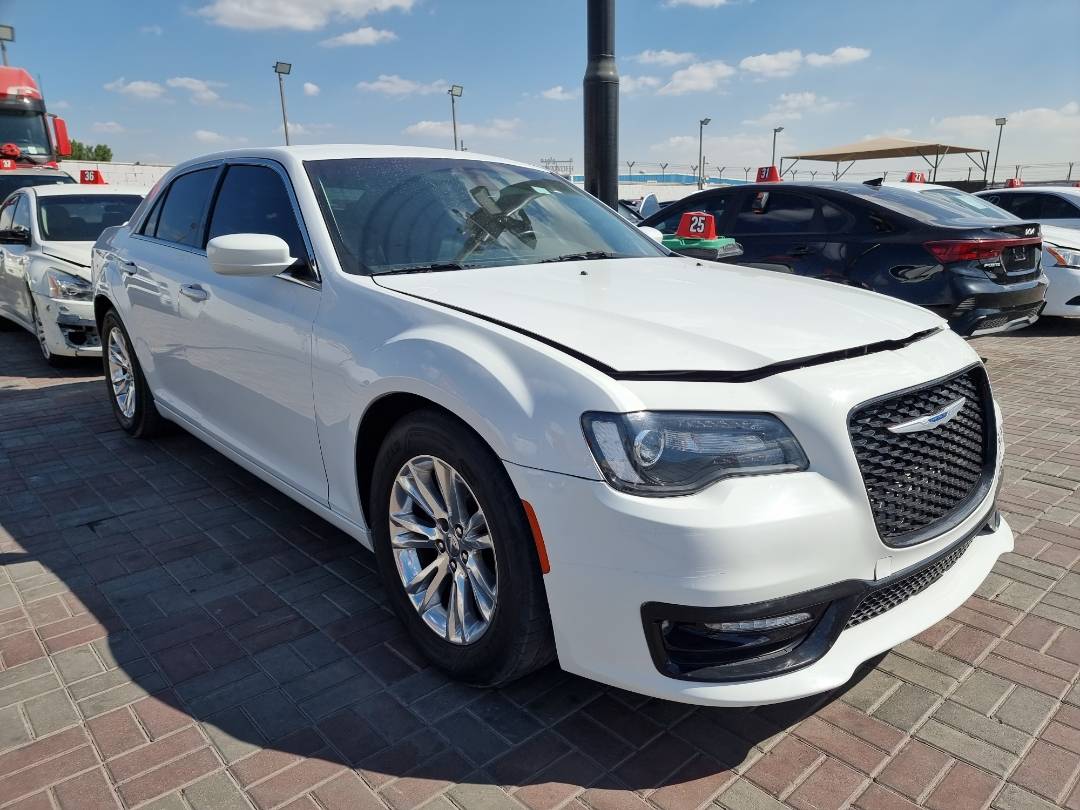 2018 CHRYSLER 300 — 175732 KM — Lot 2154187 — Main - Marhaba Auctions Used Cars - Image 3