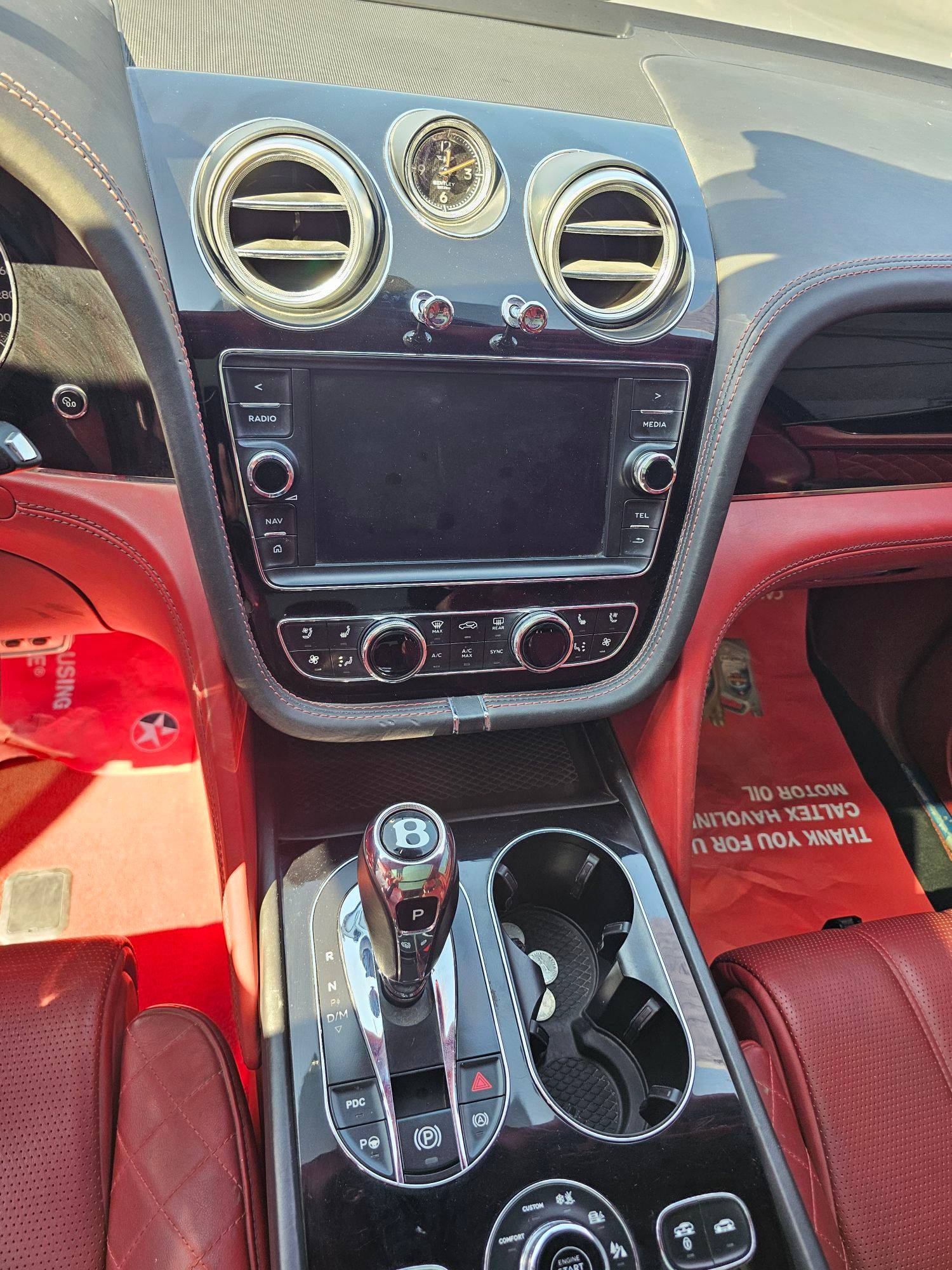 2017 BENTLEY BENTAYGA — 258682 KM — Lot C013731 — Souq - Marhaba Auctions Used Cars - Image 11