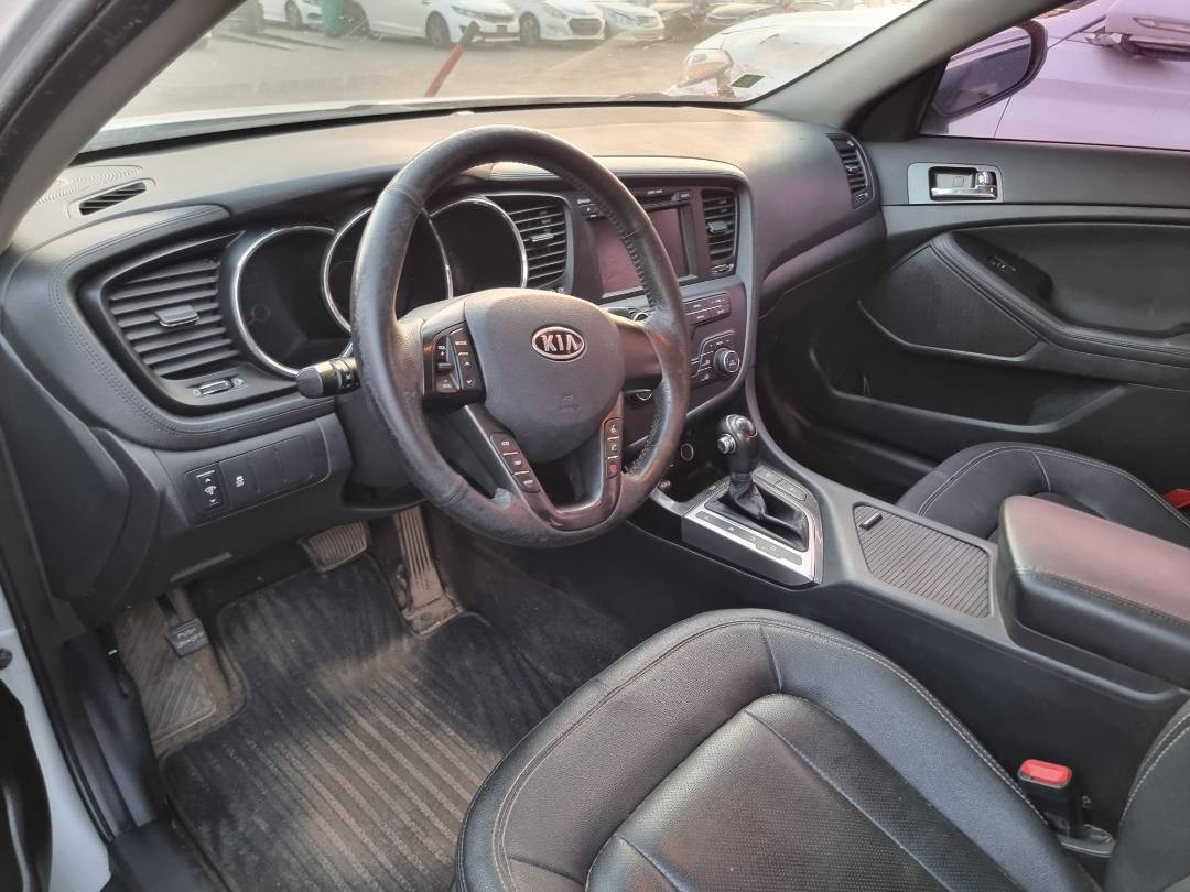 2011 KIA K5 — 233479 KM — Lot 155315 — Souq - Marhaba Auctions Used Cars - Image 7