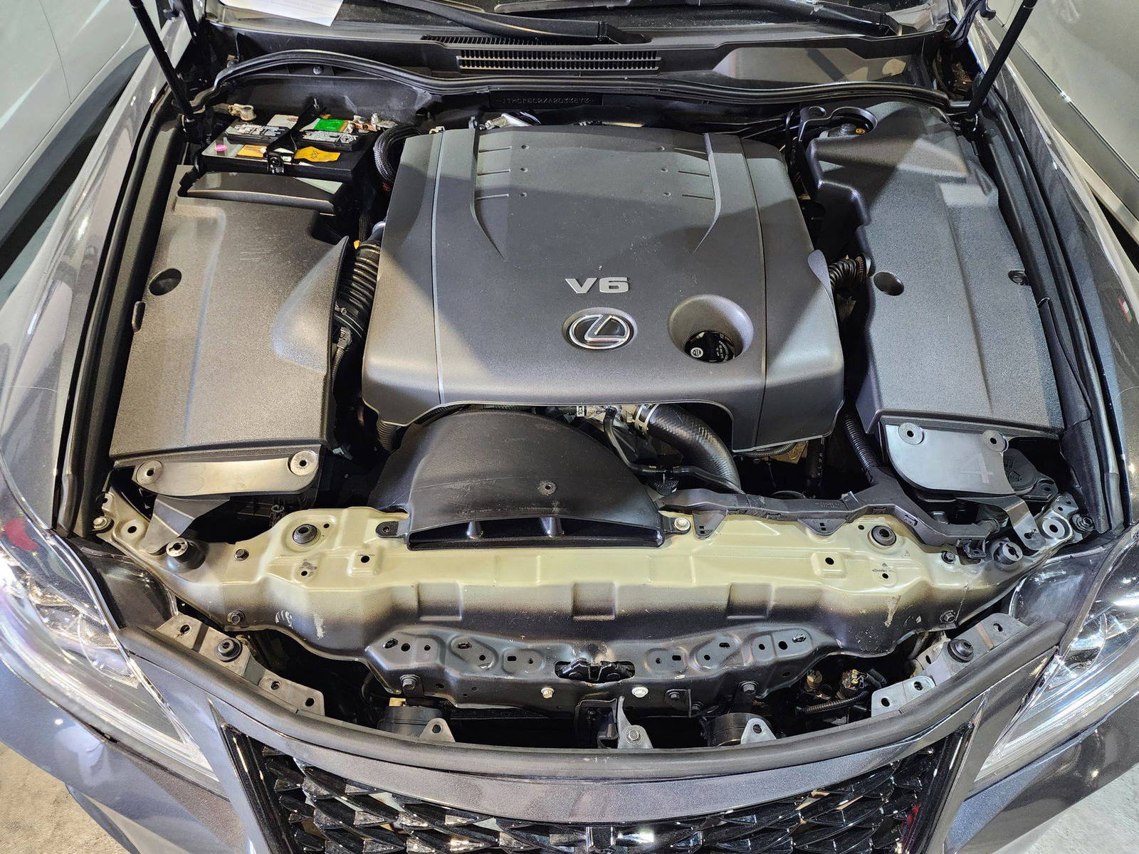 2010 LEXUS IS 250 — 151611 Miles — Lot 033873 — Al Quoz - Marhaba Auctions Used Cars - Image 13