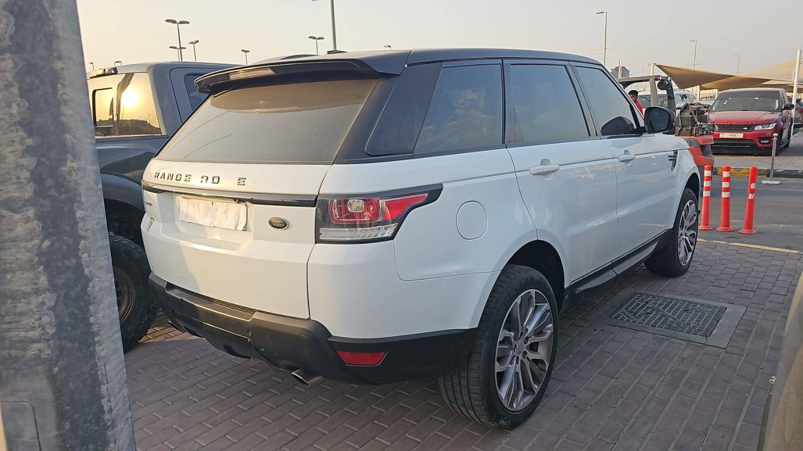2016 LAND ROVER RANGE ROVER SPORT — 375664 KM — Lot GA106394 — Souq - Marhaba Auctions Used Cars - Image 5