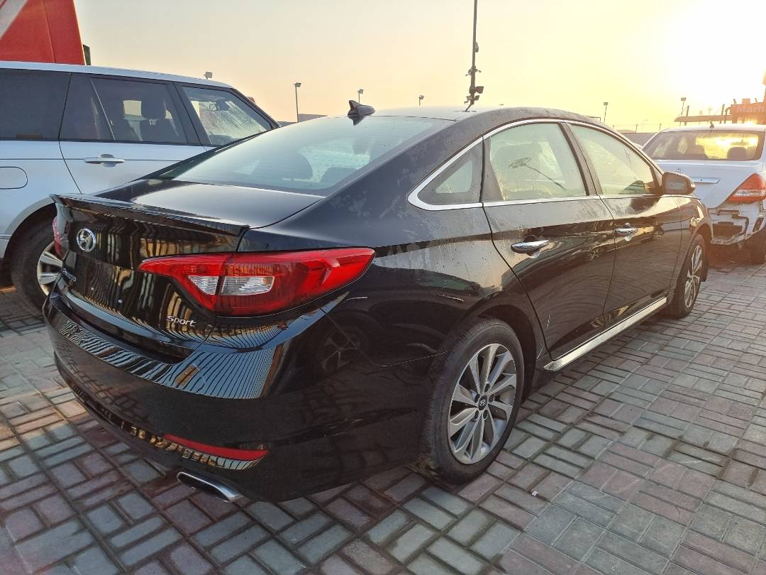 2015 HYUNDAI SONATA — 187590 Miles — Lot 51891784 — Ind. 12 - Marhaba Auctions Used Cars - Image 5