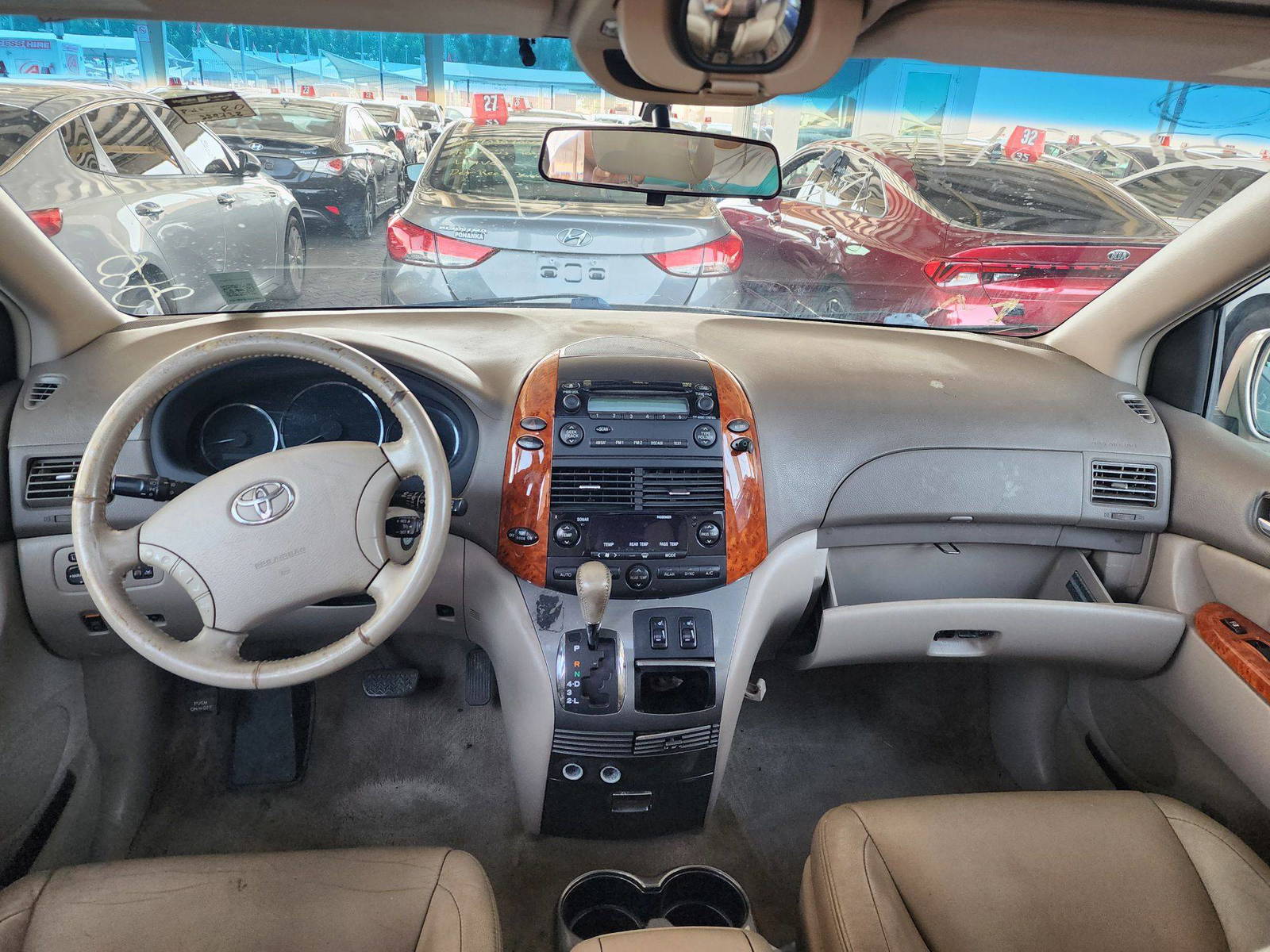 2010 TOYOTA SIENNA — 229738 Miles — Lot 37881718 — Souq - Marhaba Auctions Used Cars - Image 7