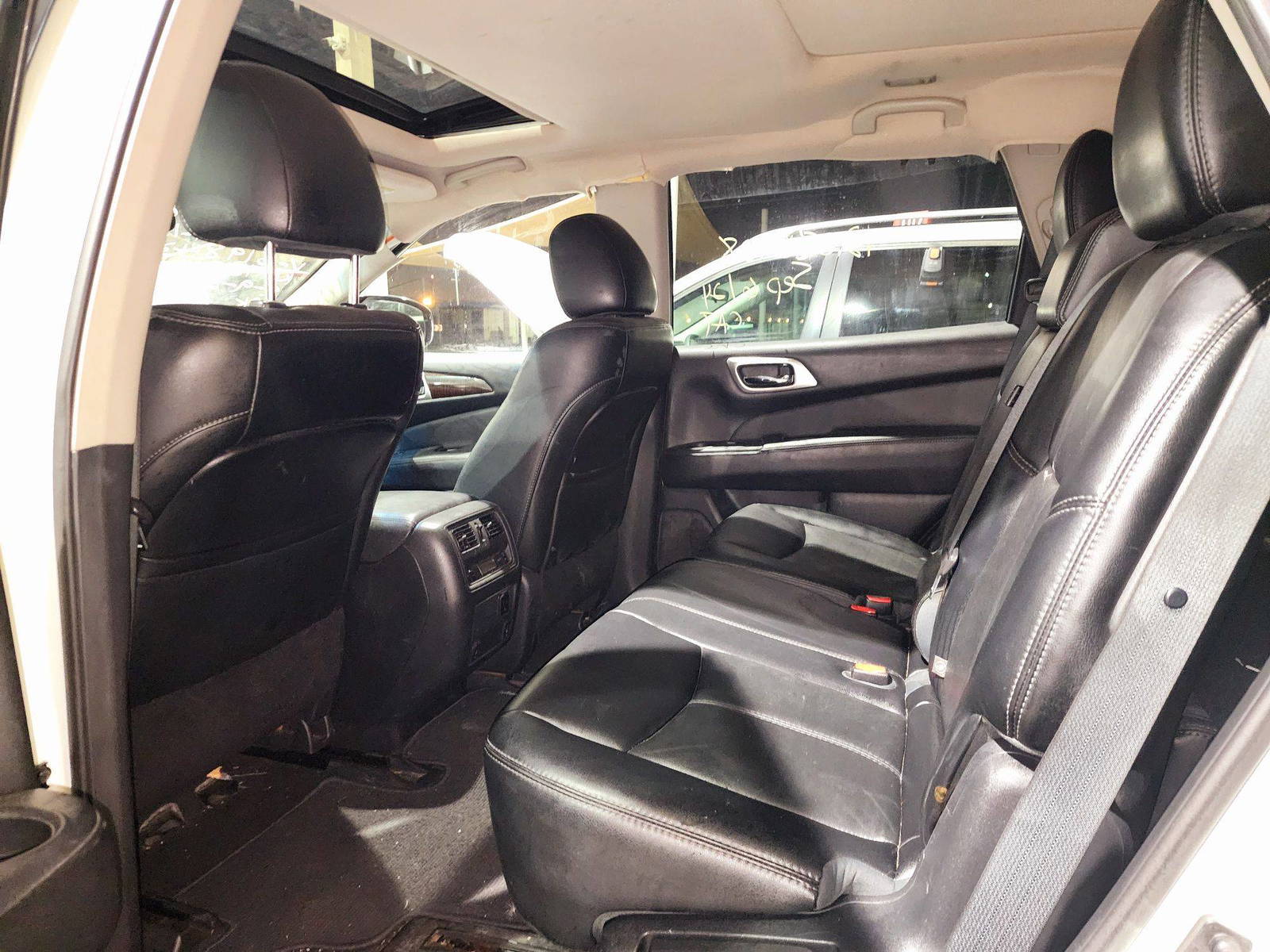2015 NISSAN PATHFINDER — 164522 KM — Lot 12086908X — Souq - Marhaba Auctions Used Cars - Image 6