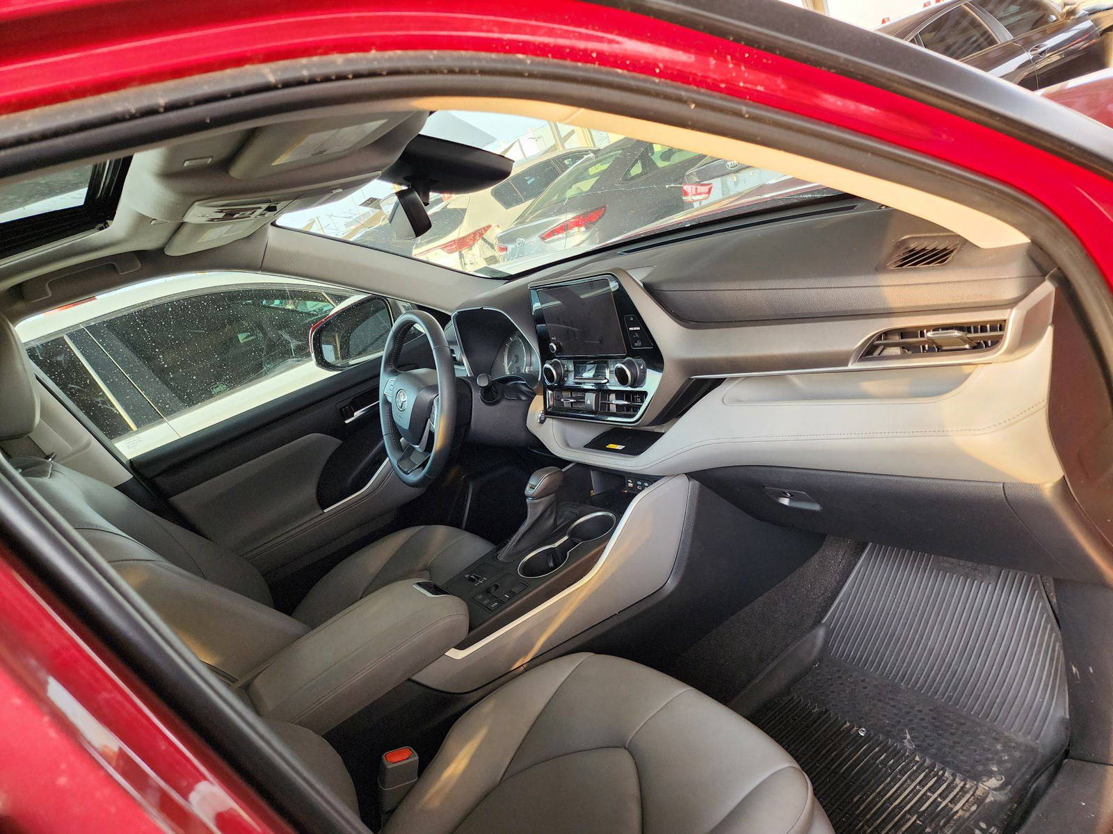 2023 TOYOTA HIGHLANDER — 14268 Miles — Lot 15686 — Souq - Marhaba Auctions Used Cars - Image 12
