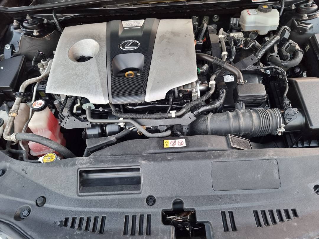 2019 LEXUS ES 300H — 76382 KM — Lot 124587 — Ind. 12 - Marhaba Auctions Used Cars - Image 12