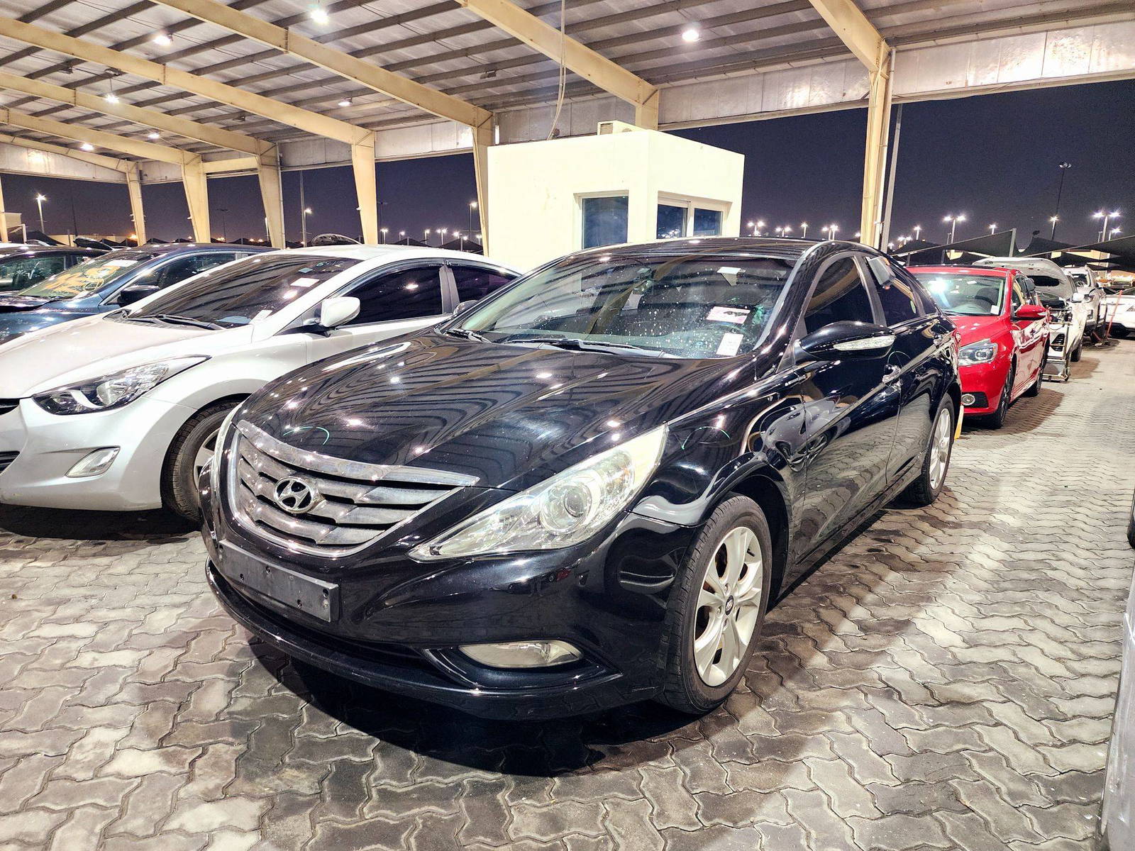 2010 HYUNDAI SONATA — 168692 KM — Lot 001443 — Souq - Marhaba Auctions Used Cars - Image 5