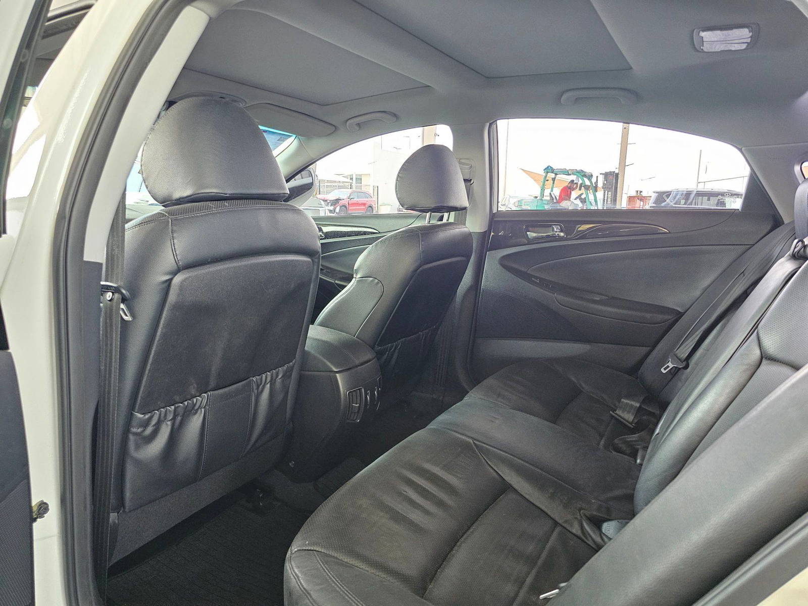 2011 HYUNDAI SONATA — 96446 KM — Lot 236326 — Souq - Marhaba Auctions Used Cars - Image 6