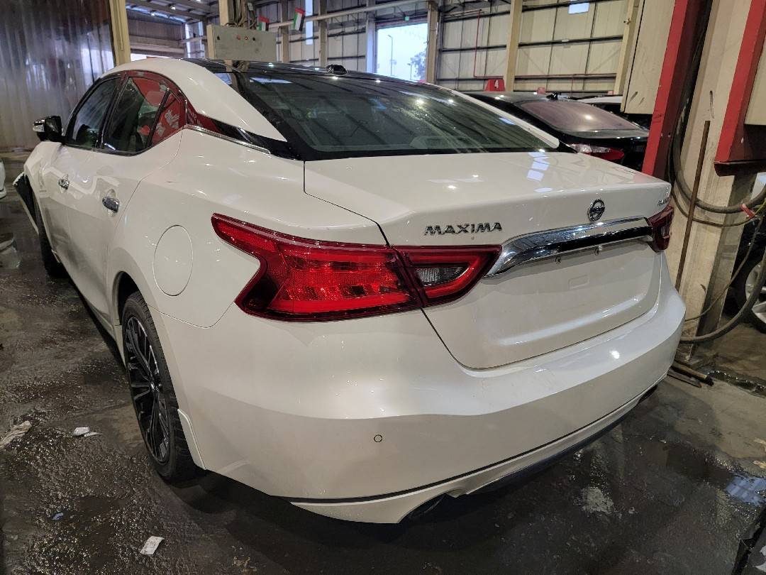 NISSAN MAXIMA