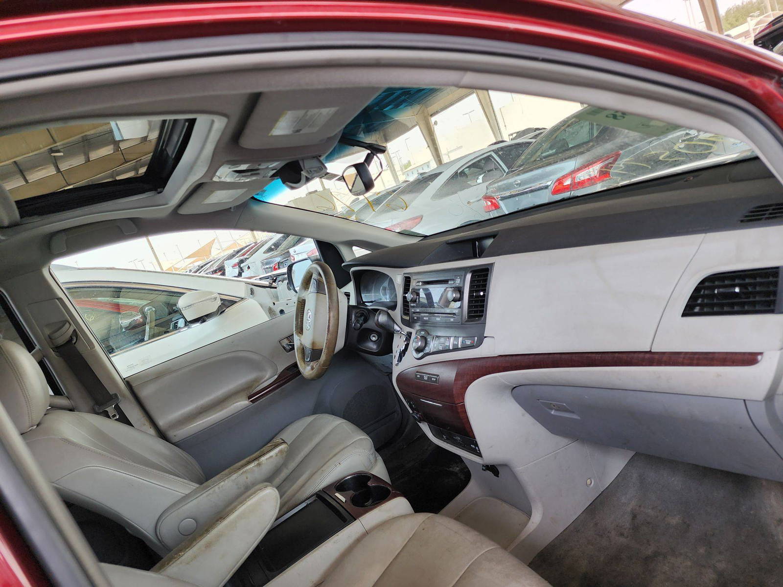2011 TOYOTA SIENNA — 259229 Miles — Lot 39057458 — Souq - Marhaba Auctions Used Cars - Image 5