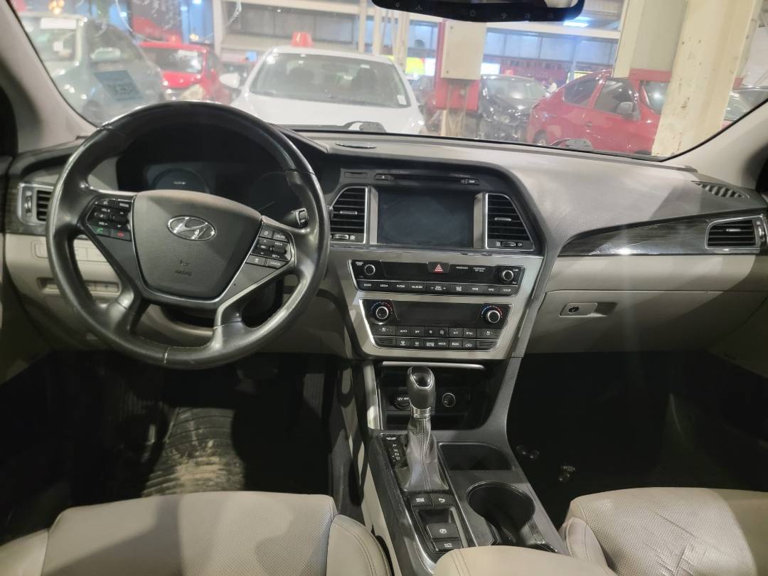 2017 HYUNDAI SONATA — 168580 Miles — Lot 58528654 — Souq - Marhaba Auctions Used Cars - Image 7