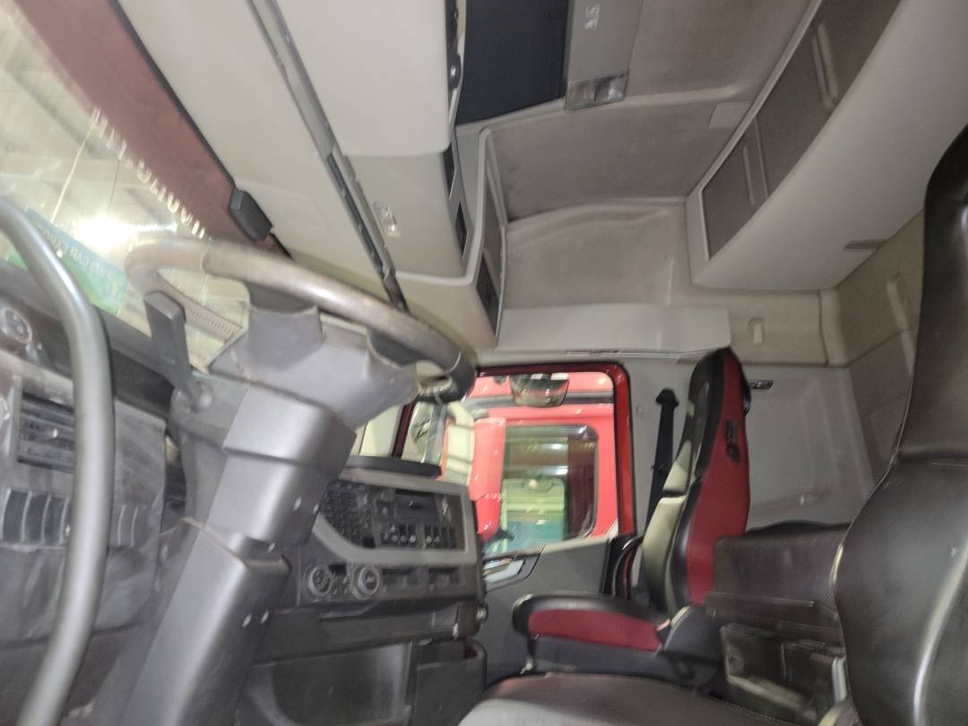 2014 VOLVO FH-Series — 984518 KM — Lot 676824 — Main - Marhaba Auctions Used Cars - Image 8