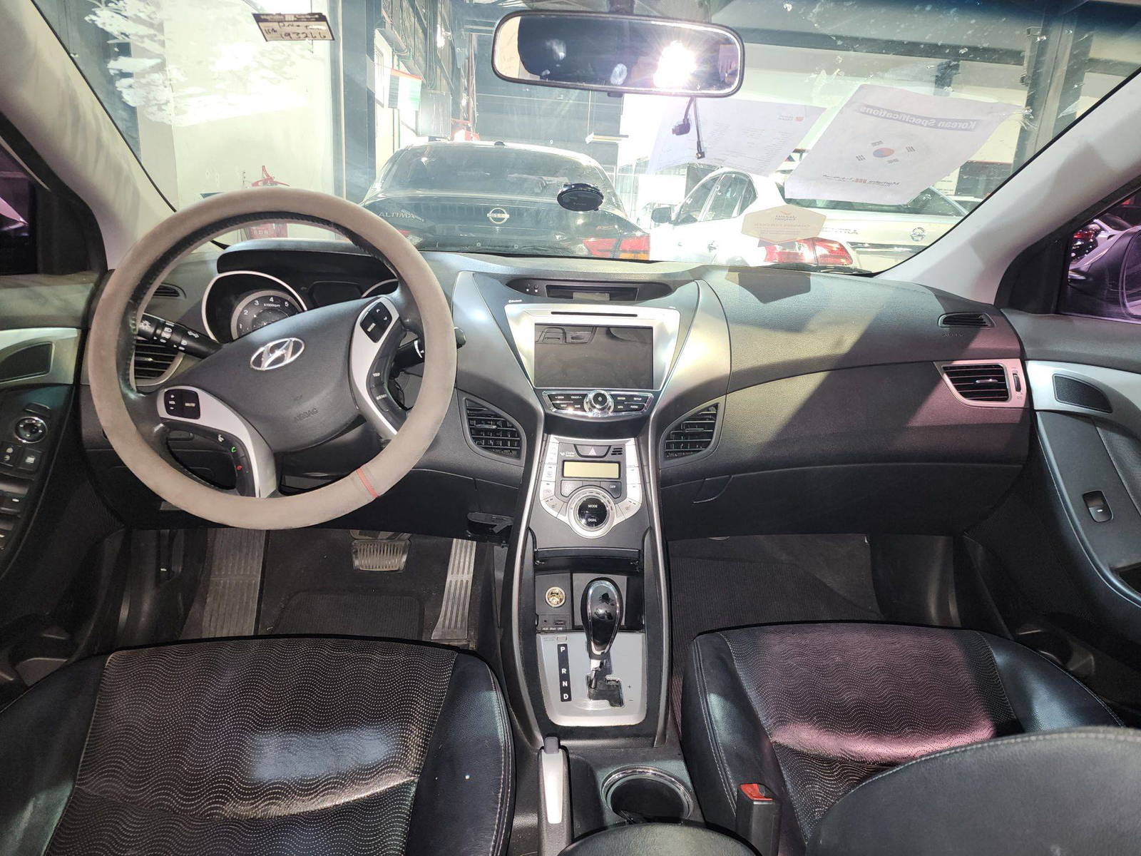 2011 HYUNDAI AVANTE — 193266 KM — Lot 097352 — Al Quoz - Marhaba Auctions Used Cars - Image 8