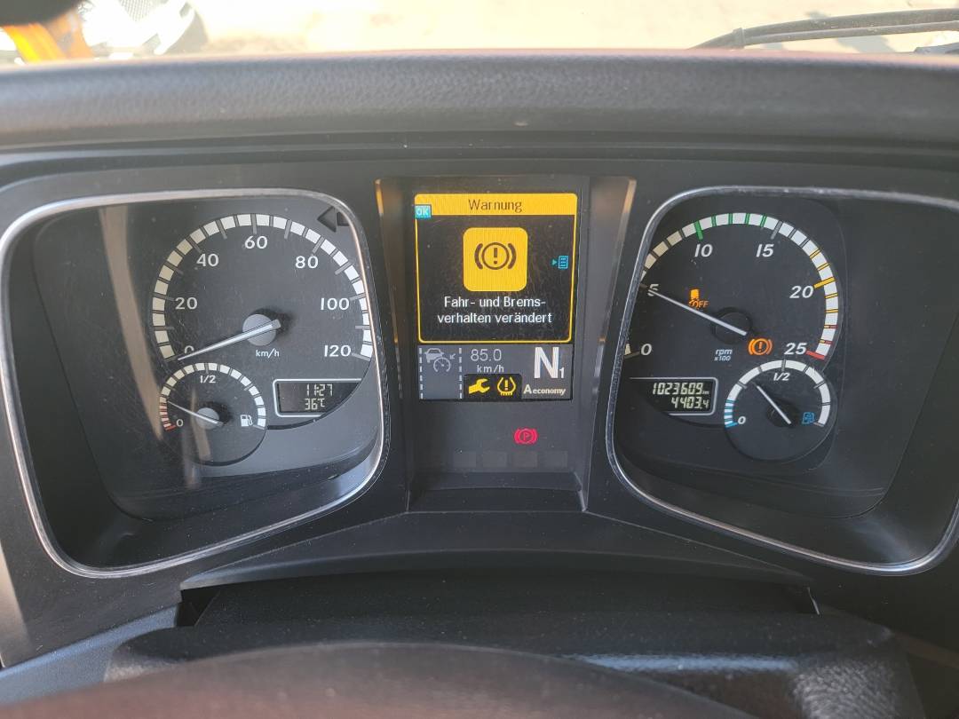 2014 MERCEDES BENZ ACTROS 1843 — 1023609 KM — Lot 925044 — Main - Marhaba Auctions Used Cars - Image 8
