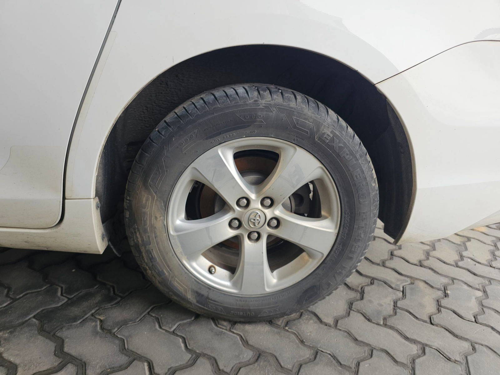 2014 TOYOTA SIENNA — 277636 Miles — Lot DC8ES465722 — Souq - Marhaba Auctions Used Cars - Image 11