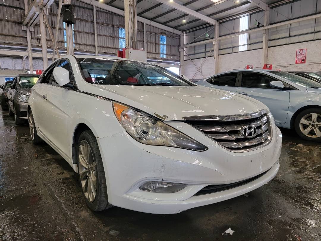 2013 HYUNDAI SONATA — 184762 Miles — Lot 27985 — Main - Marhaba Auctions Used Cars - Image 4