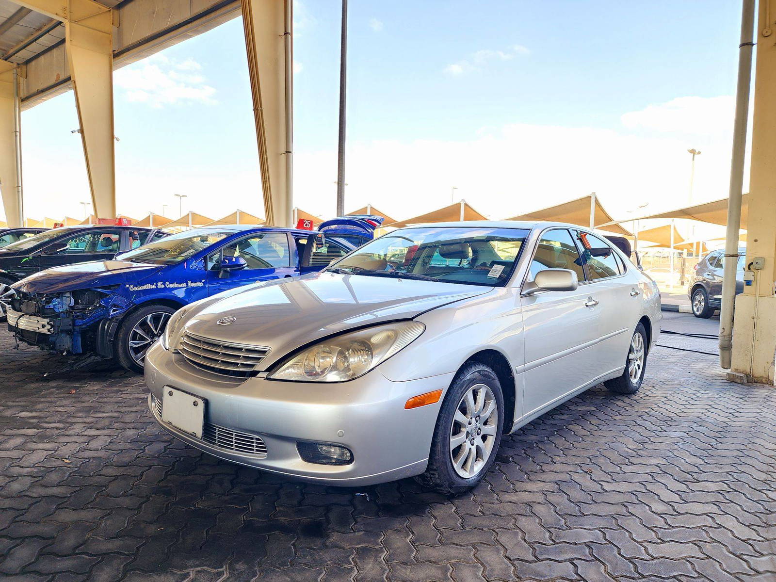 2002 LEXUS ES 300 — 206815 KM — Lot 036942 — Souq - Marhaba Auctions Used Cars - Image 4
