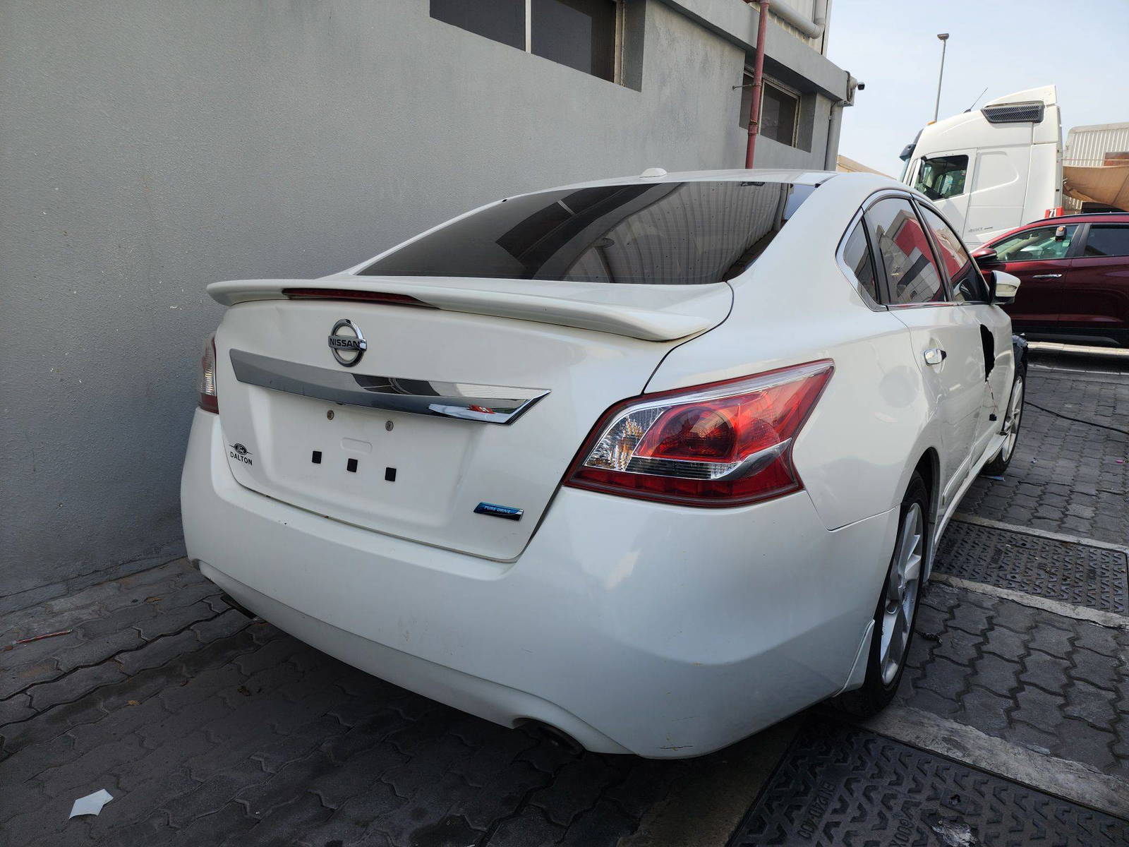 2013 NISSAN ALTIMA — 147773 Miles — Lot 147364 — Al Quoz - Marhaba Auctions Used Cars - Image 4