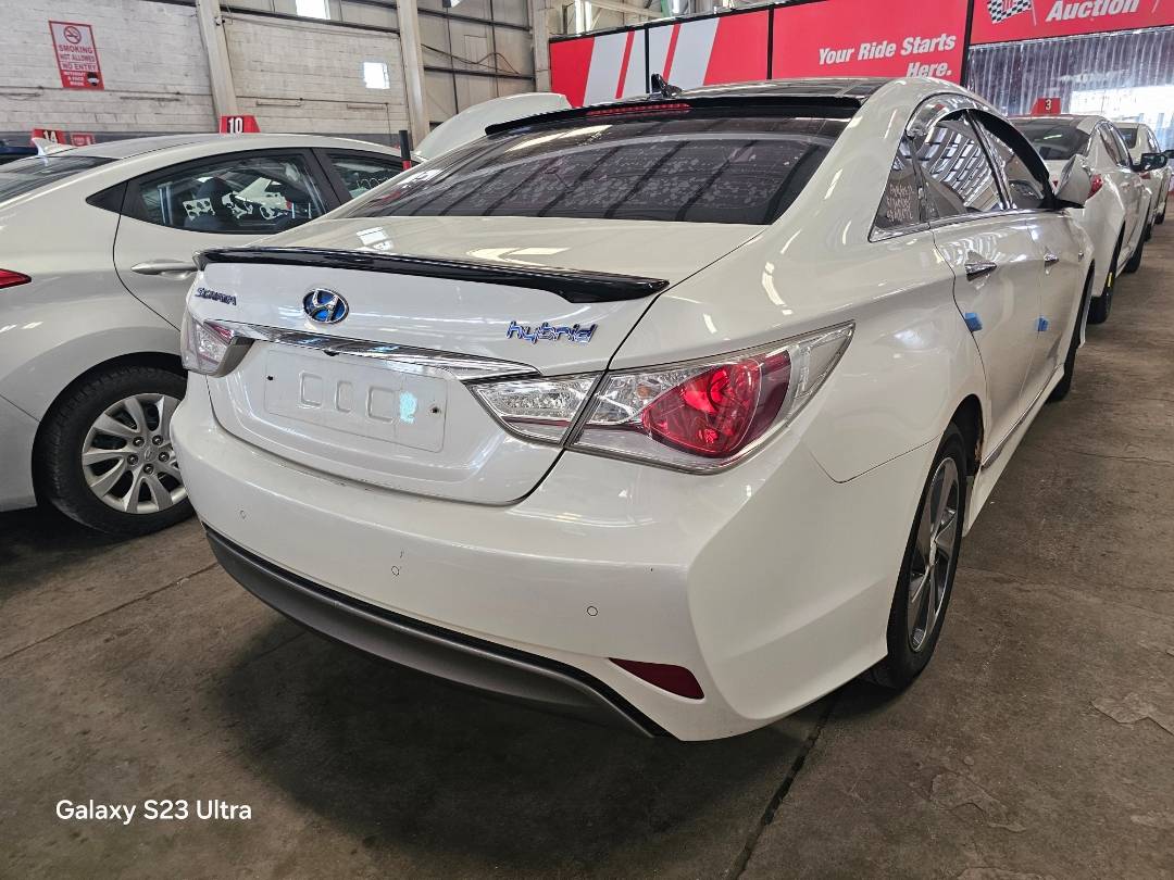 2012 HYUNDAI SONATA — 210147 KM — Lot 045327 — Souq - Marhaba Auctions Used Cars - Image 3