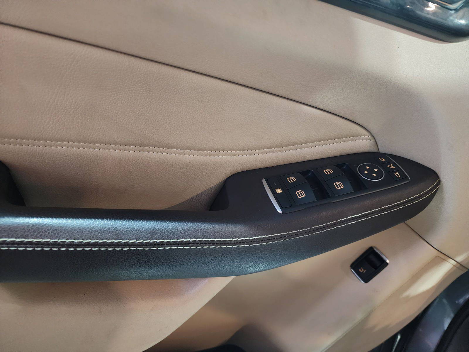 2017 MERCEDES BENZ GLE 350 — 104617 Miles — Lot 842251 — Al Quoz - Marhaba Auctions Used Cars - Image 13