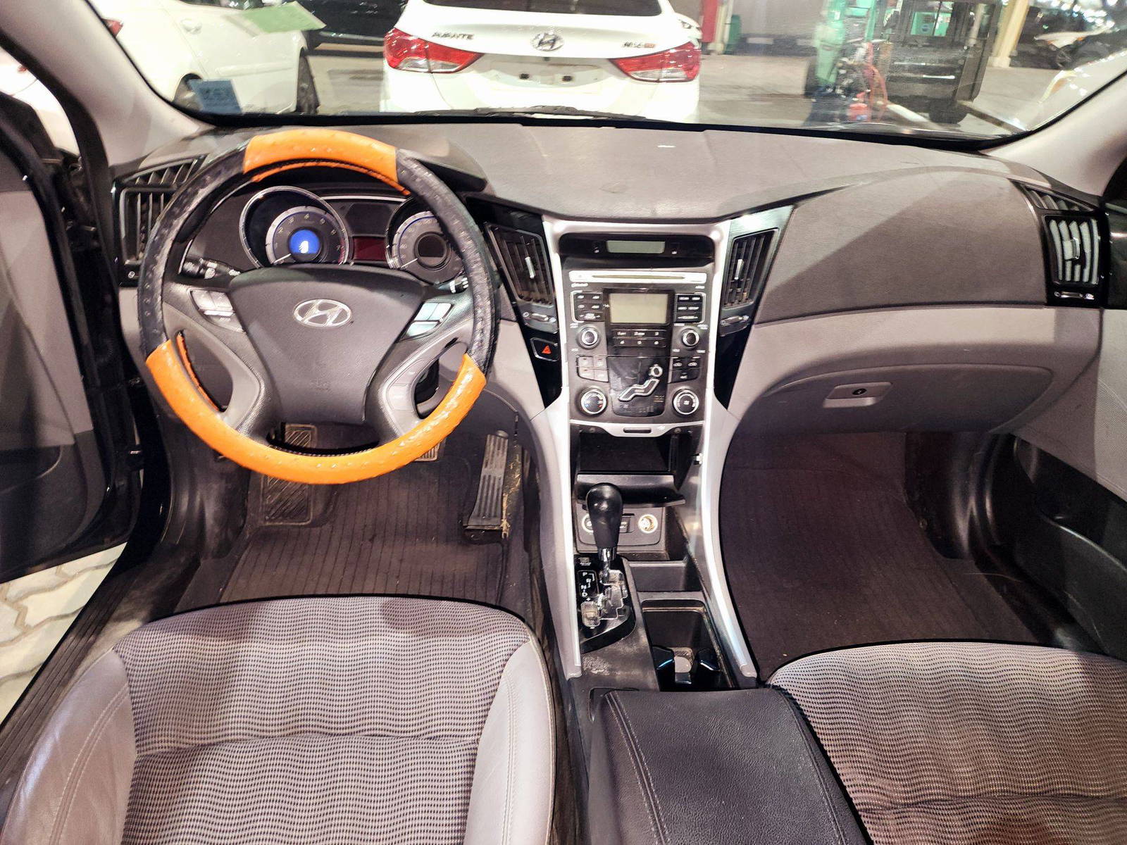 2011 HYUNDAI SONATA — 202436 KM — Lot 324042 — Souq - Marhaba Auctions Used Cars - Image 7
