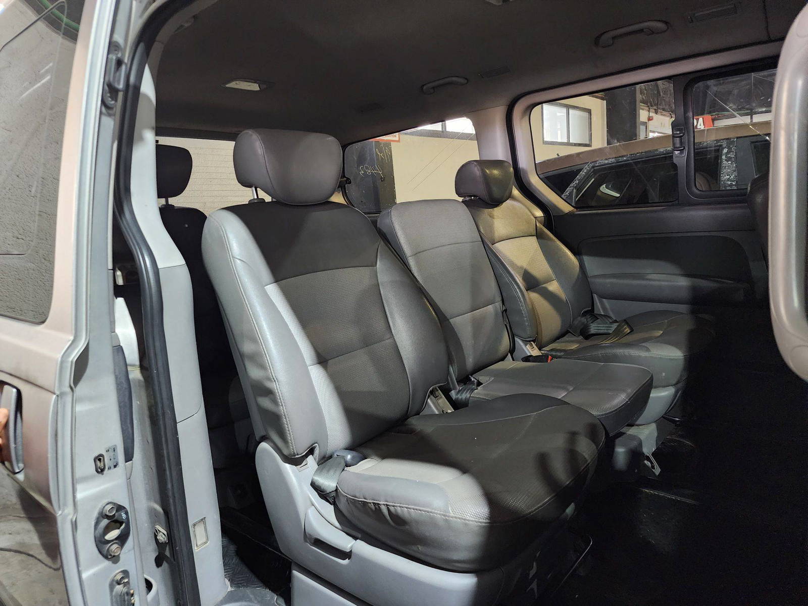 HYUNDAI GRAND STAREX 2011 - Marhaba Auction Used Cars - Image 8