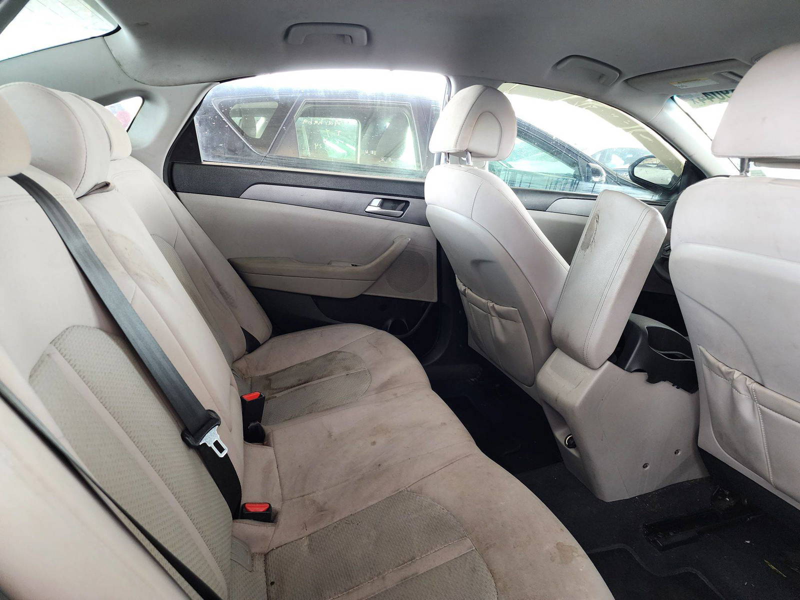 2016 HYUNDAI SONATA — 189047 Miles — Lot 48289044 — Souq - Marhaba Auctions Used Cars - Image 4