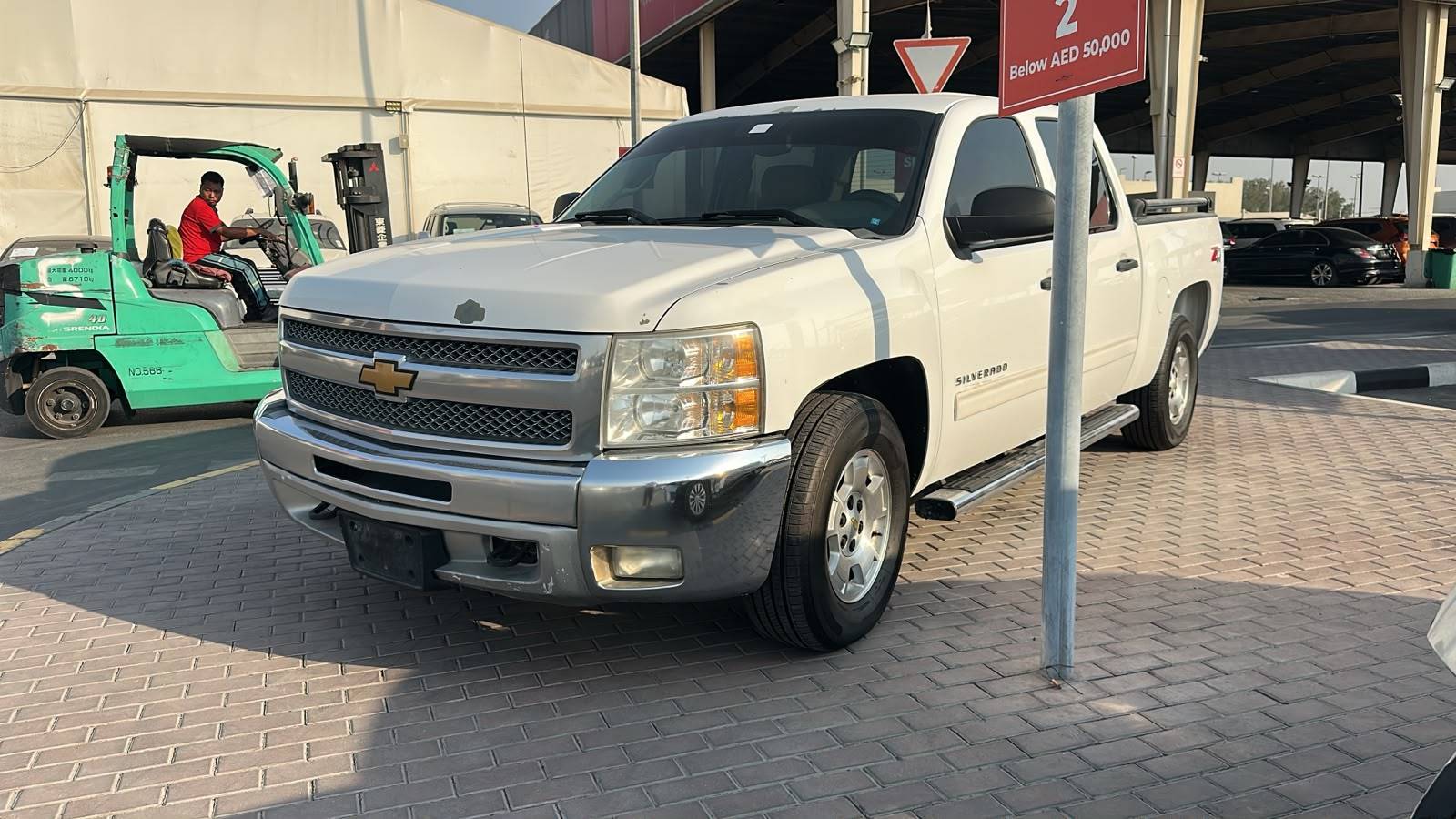 2013 CHEVROLET SILVERADO — 230262 KM — Lot DG230056 — Souq - Marhaba Auctions Used Cars - Image 5