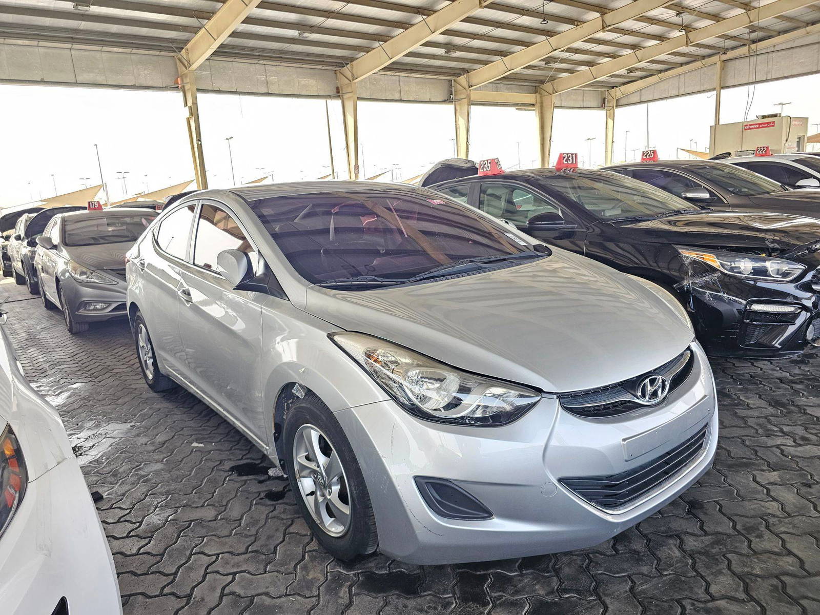 2011 HYUNDAI AVANTE — 110770 KM — Lot 141202 — Souq - Marhaba Auctions Used Cars - Image 4