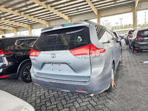 TOYOTA SIENNA