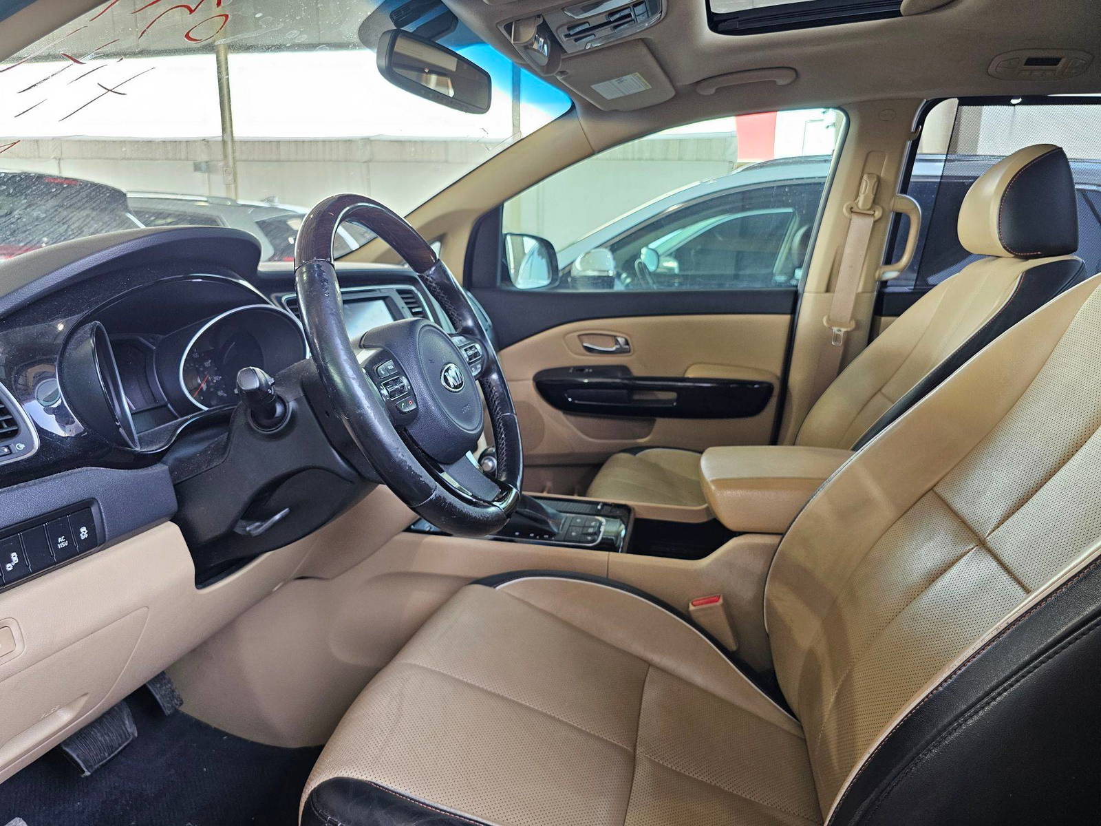 2015 KIA SEDONA — 152432 Miles — Lot 43320815 — Main - Marhaba Auctions Used Cars - Image 9