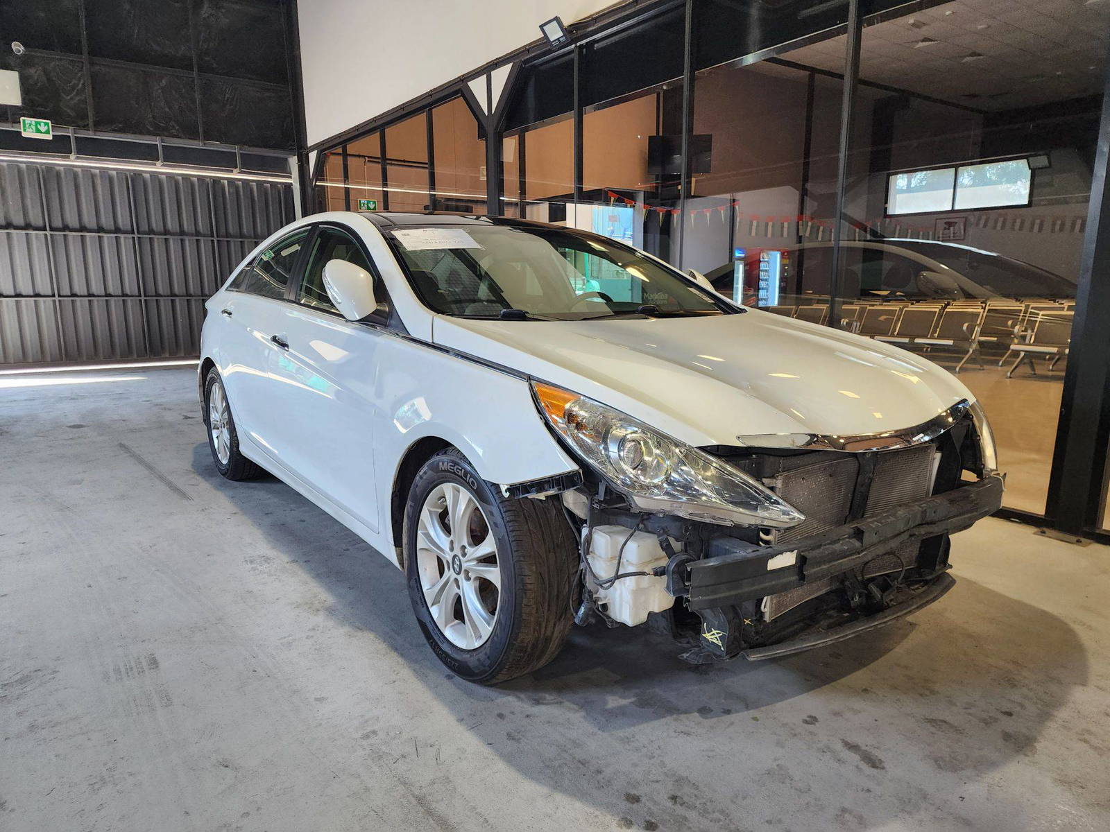 2013 HYUNDAI SONATA — 142304 Miles — Lot 86420 — Al Quoz - Marhaba Auctions Used Cars - Image 5